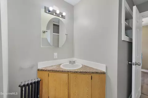 Bath - 132 Danforth Ave, Pittsfield, MA 01201 photo 2 of 3