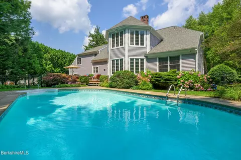 267 Mountain Dr, Pittsfield, MA 01201