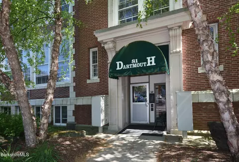 81 Dartmouth St #104, Pittsfield, MA 01201