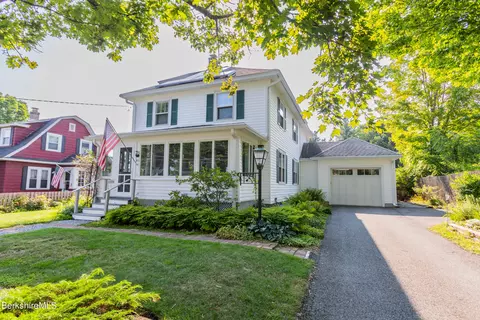 65 Essex St, Pittsfield, MA 01201