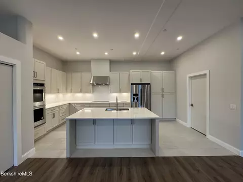 281 Main St #2 C, Great Barrington, MA 01230