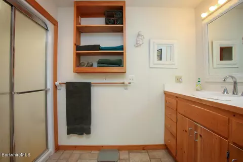 Bath - 142 Main Rd, Monterey, MA 01245 photo 2 of 3