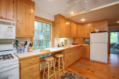 Kitchen - 142 Main Rd, Monterey, MA 01245 photo 2 of 2