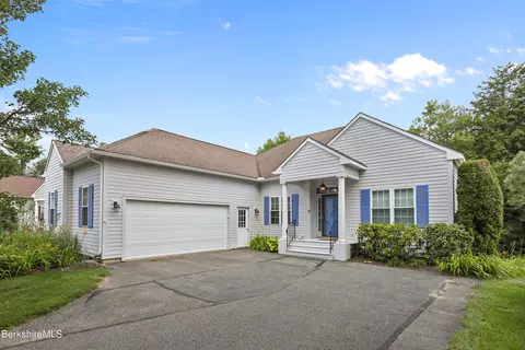 190 Pine Cone Ln, Hinsdale, MA 01235