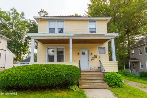 19 Harding St, Pittsfield, MA 01201