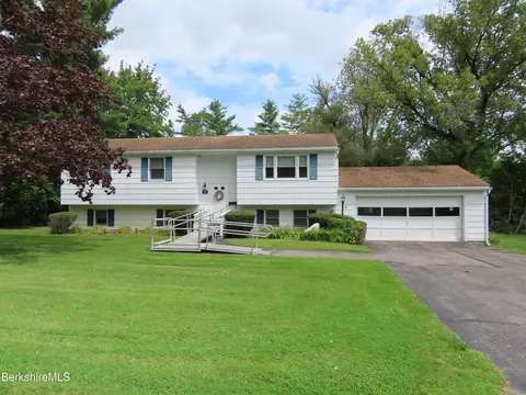 74 Cobble View Rd, Williamstown, MA 01267