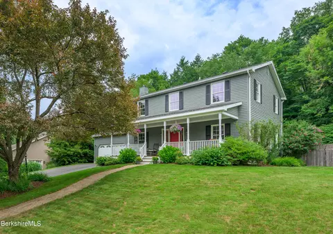 124 Leona Dr, Pittsfield, MA 01201