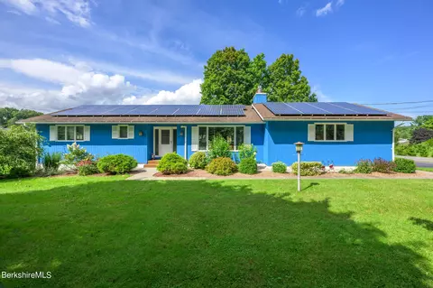 20 State Line Rd, West Stockbridge, MA 01266