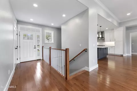 Entry Way - 6 Golf View Dr, Lenox, MA 01240 photo 2 of 2