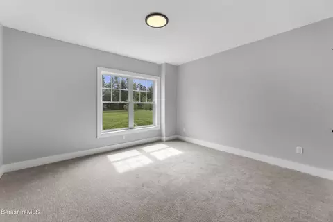 Bedroom - 6 Golf View Dr, Lenox, MA 01240 photo 4 of 7