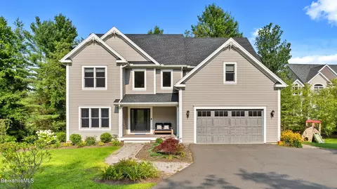 1 Melville Ct, Lenox, MA 01240