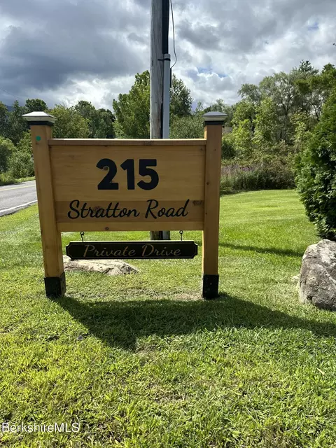 215 Stratton Rd #D, Williamstown, MA 01267