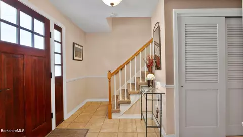 92 Brookside Dr, Pittsfield, MA 01201 photo 27