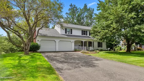 92 Brookside Dr, Pittsfield, MA 01201 photo 2