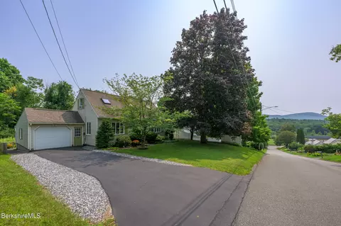 40 Plymouth St, Pittsfield, MA 01201