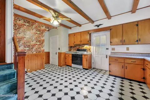Kitchen - 75 Pomeroy Ave, Pittsfield, MA 01201 photo 3 of 4