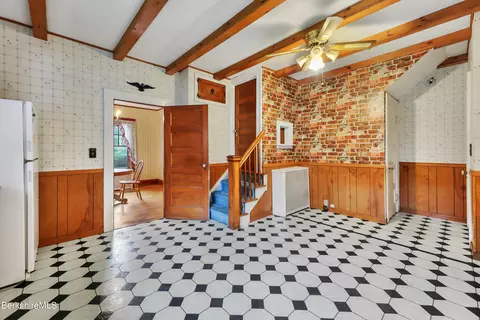 Entry Way - 75 Pomeroy Ave, Pittsfield, MA 01201 photo 3 of 3