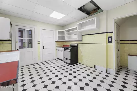 Kitchen - 75 Pomeroy Ave, Pittsfield, MA 01201 photo 1 of 4