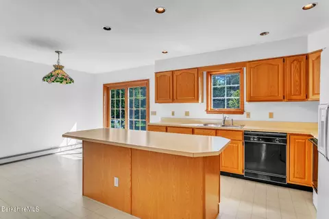 125 Mountain View Ter, Lee, MA 01238 photo 7
