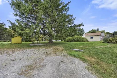 175-177 Laurel St, Lee, MA 01238 photo 62