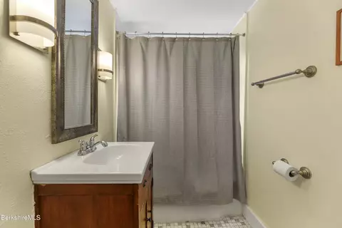 175-177 Laurel St, Lee, MA 01238 photo 48