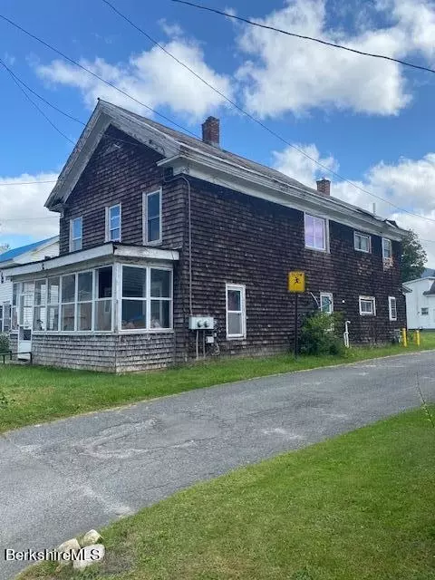 28 Washington Ave, North Adams, MA 01247