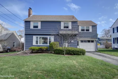 55 Marlboro Dr, Pittsfield, MA 01201