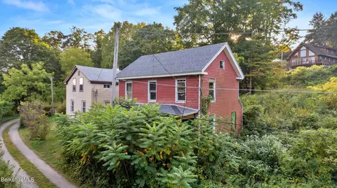 9 Railroad Ave, Great Barrington, MA 01230