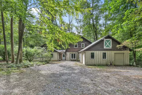 20 Pixley Hill Rd, West Stockbridge, MA 01266