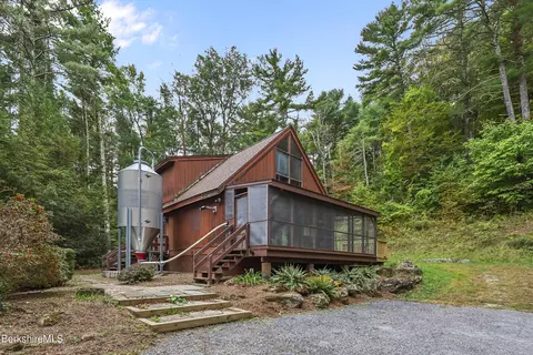 350 S Undermountain Rd, Sheffield, MA 01257
