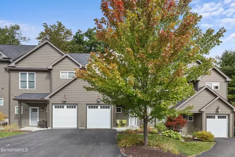 12 Evergreen Trl #12, Lenox, MA 01240