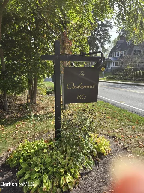 80 Taconic Ave, Great Barrington, MA 01230