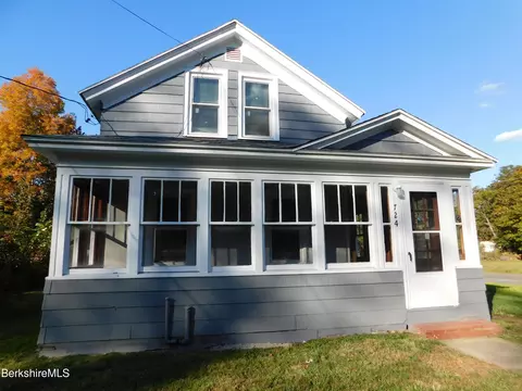 724 W Housatonic St, Pittsfield, MA 01201
