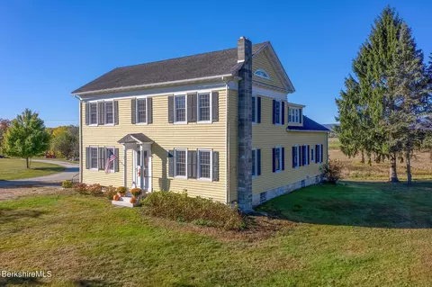 64 Hewins St, Sheffield, MA 01257