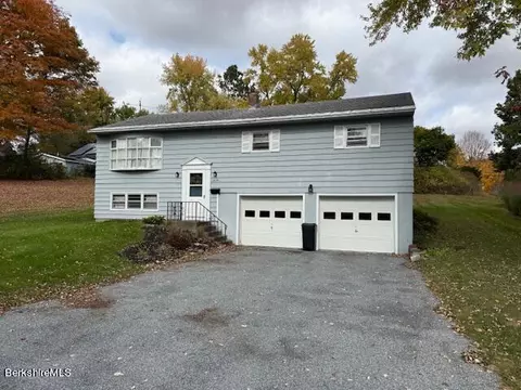 1072 N Hoosac Rd, Williamstown, MA 01267