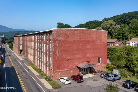 243 Union St #301, North Adams, MA 01247