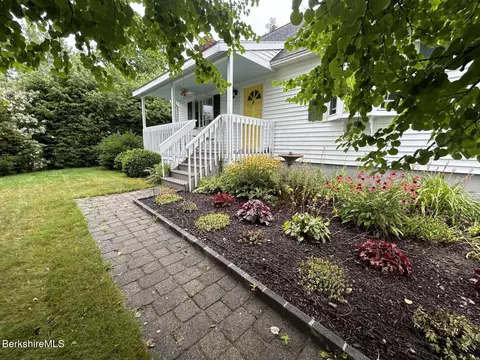 15 Joseph Ave, Lee, MA 01238 photo 7