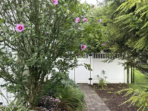 15 Joseph Ave, Lee, MA 01238 photo 4