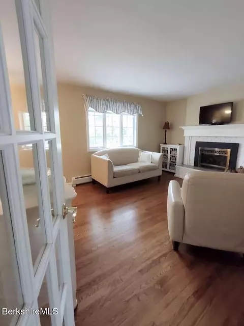 15 Joseph Ave, Lee, MA 01238 photo 17