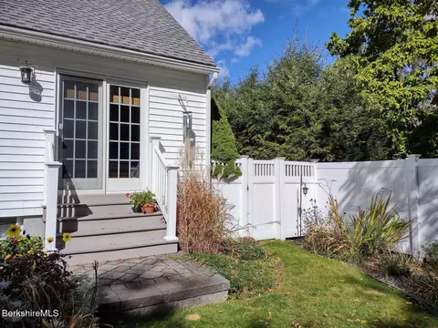 15 Joseph Ave, Lee, MA 01238 photo 5