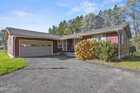 46 Alfred Dr, Pittsfield, MA 01201