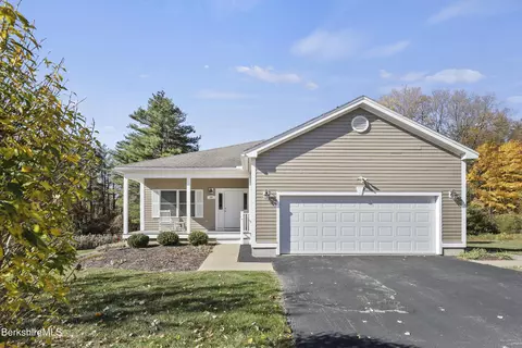 29 Aspen Way, Pittsfield, MA 01201