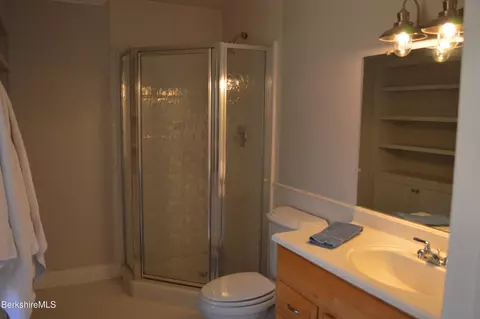 Bath - 141 Beech Tree Ln, Becket, MA 01223 photo 4 of 11