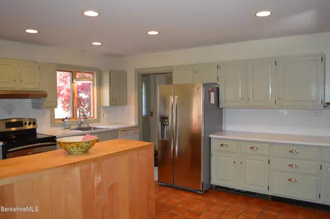 Kitchen - 141 Beech Tree Ln, Becket, MA 01223 photo 4 of 9