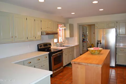 Kitchen - 141 Beech Tree Ln, Becket, MA 01223 photo 2 of 9