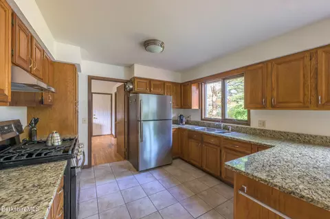 24 Pinecrest Dr, Lenox, MA 01240 photo 18