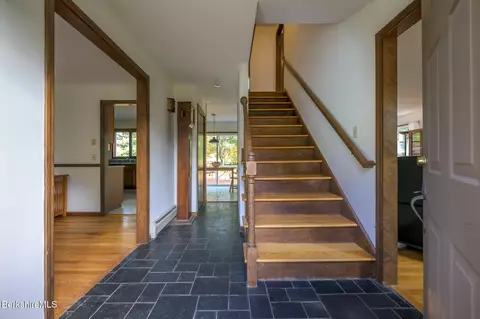 24 Pinecrest Dr, Lenox, MA 01240 photo 4
