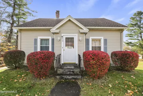 919 N Hoosac Rd, Williamstown, MA 01267