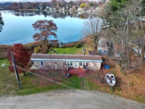 514 S Main St #A7, Lanesborough, MA 01237