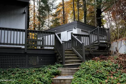 300 Syndicate Rd, Williamstown, MA 01267 photo 5